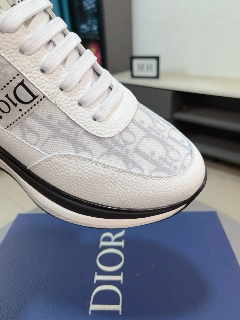 Men's men's shoes 💰458🌹🌹【Dior】Best-selling official website world premiere🔝High-end men's shoes brand official website latest series: The upper is made of imported cowhide with specially designed fabrics➕Mesh breathable lining. Make walking more convenient and comfortable! Compared with the official quality, Midea’s 1:1 replica. Create a fashionable personality to set off your uniqueness! A must-have for trendy men! Classic style. Men's sizes: 38-44.